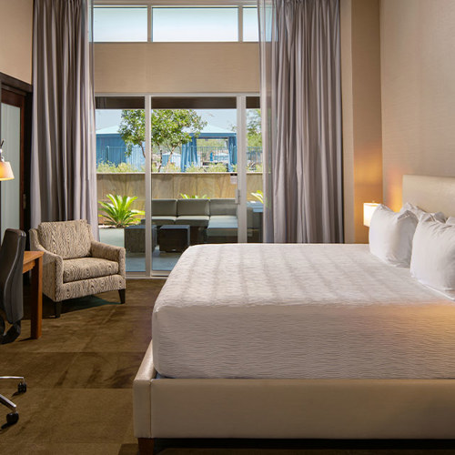 07 Tsr 2 Bay Suite Sunset